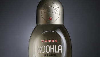 VODKA KOOKLA  (poupée en  Russe ) est une nouvelle Vodka Charentaise 